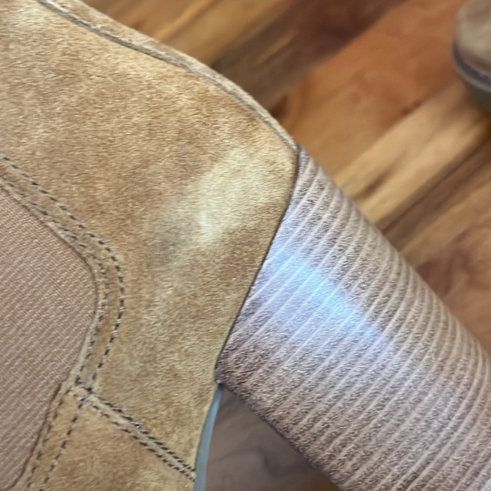 Tory Burch Lug Sole Chelsea Boot, NEW - Picture 16 of 17